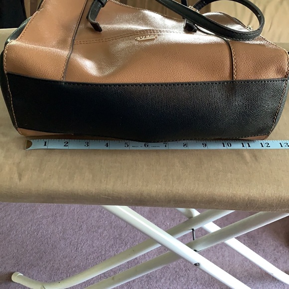 Beautiful Guess handbag - Picture 9 of 9